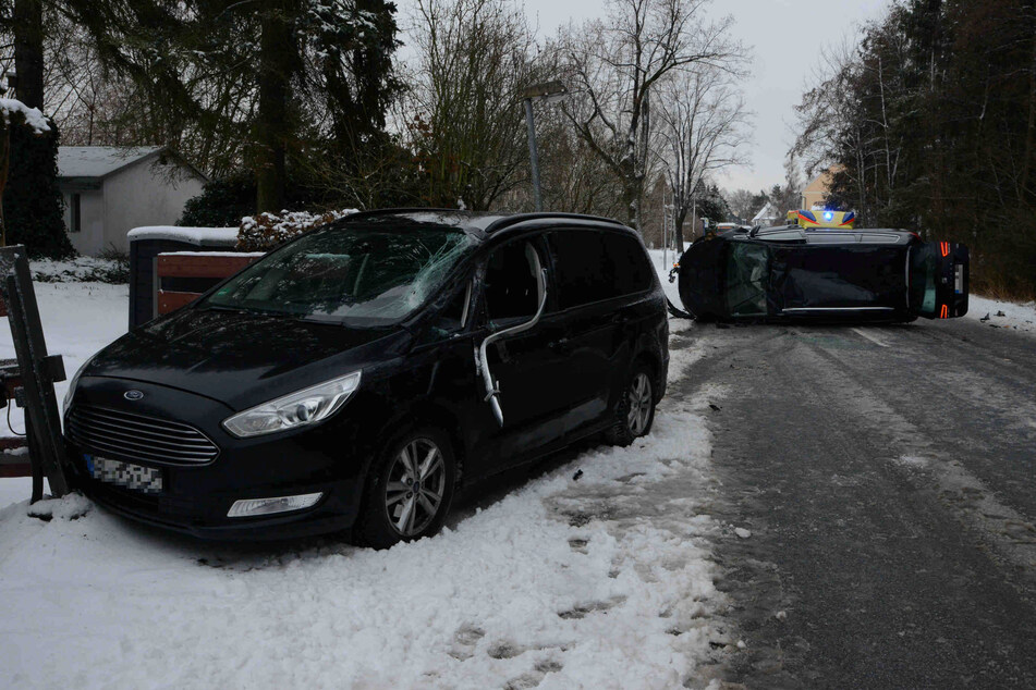 Beide Fahrer wurden durch den Zusammenstoß verletzt.