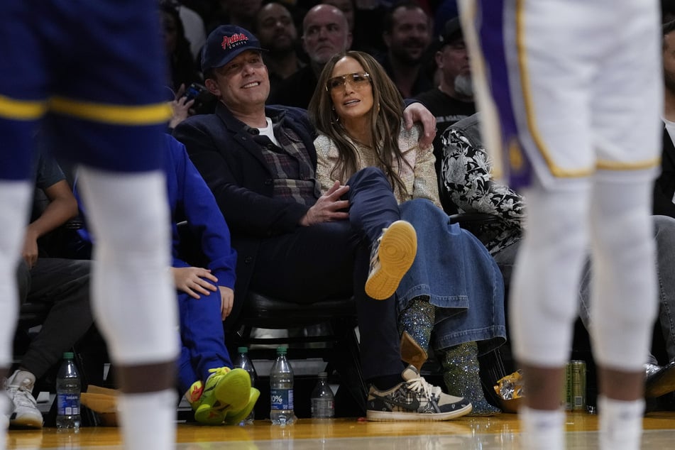 Mitte März besuchten Ben Affleck (51) und Jennifer Lopez (54) ein NBA-Basketballspiel zwischen den Golden State Warriors und den Los Angeles Lakers.