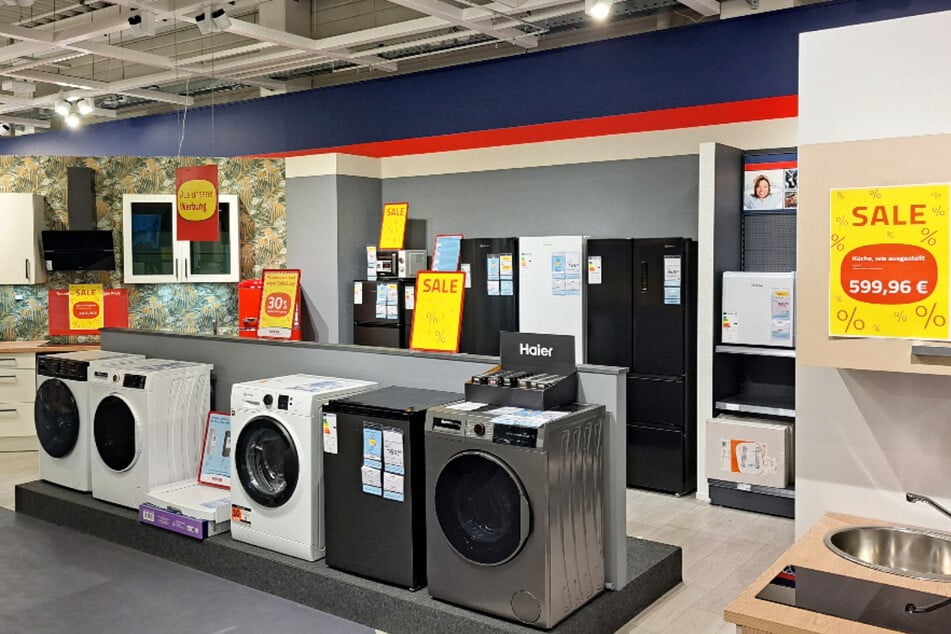 Jetzt bei ROLLER Crailsheim vorbeischauen und im Möbel-Ausverkauf satte 30 Prozent¹ sparen.