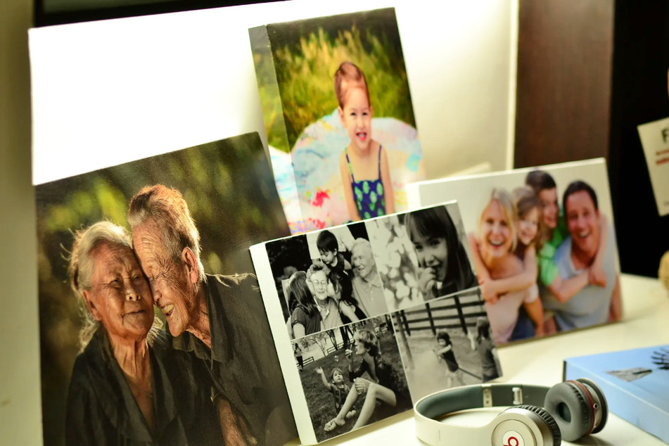 CanvasChamp has great deals on personalized gifts, just in time for Mother's Day.