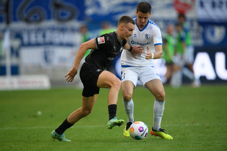 Andi Hoti (r.) kommt als Leihgabe vom FC Magdeburg.