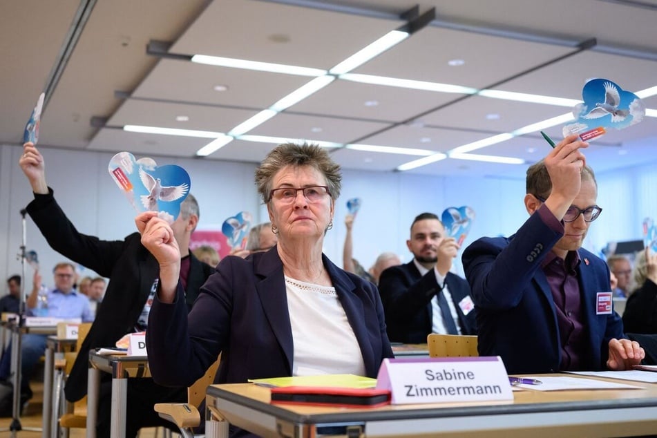 Sabine Zimmermann (65) beim BSW-Landesparteitag neben Ronny Kupke (49, r.), der heute den Vorsitz des BSW-Sachsen innehat.