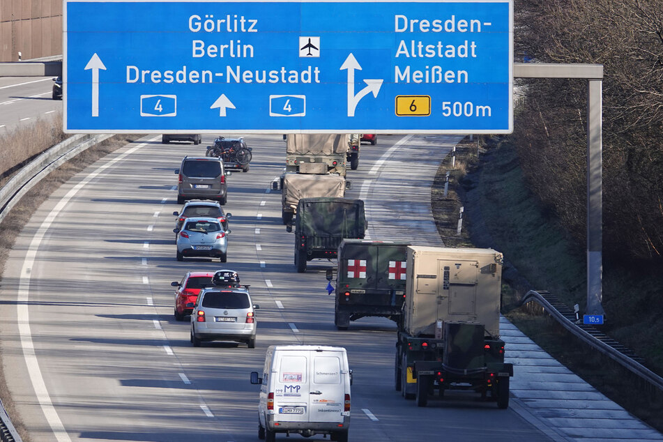 Mehrere US-amerikanische Militärfahrzeuge wurden auf der A4 bei Dresden gesichtet.