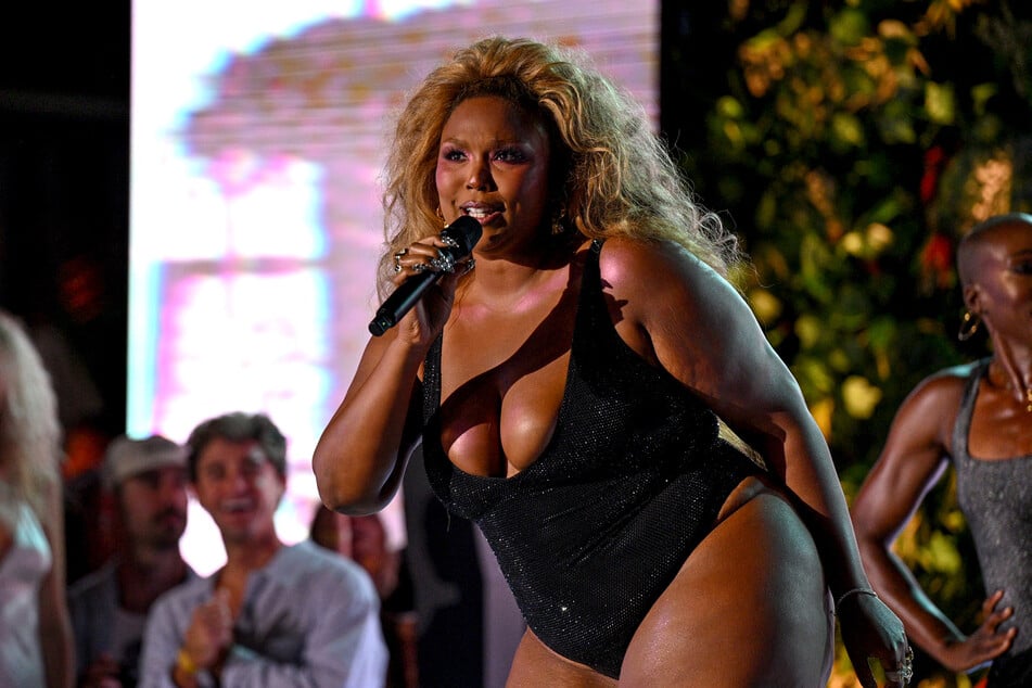 Lizzo flaunted her weight loss at this year's Sports Illustrated Swimsuit Runway Show.