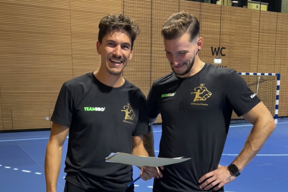 Gonzalo Tajuelo (l.) kümmert sich beim HCE um den Nachwuchs.