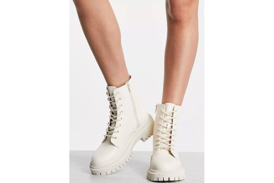 White lace-up boots are perfect for that elegant look.