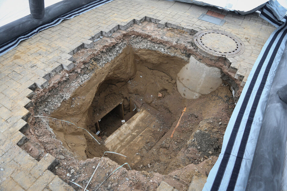 Der Tunnel war knapp acht Meter lang und verlief etwa zwei Meter unter dem Erdboden.