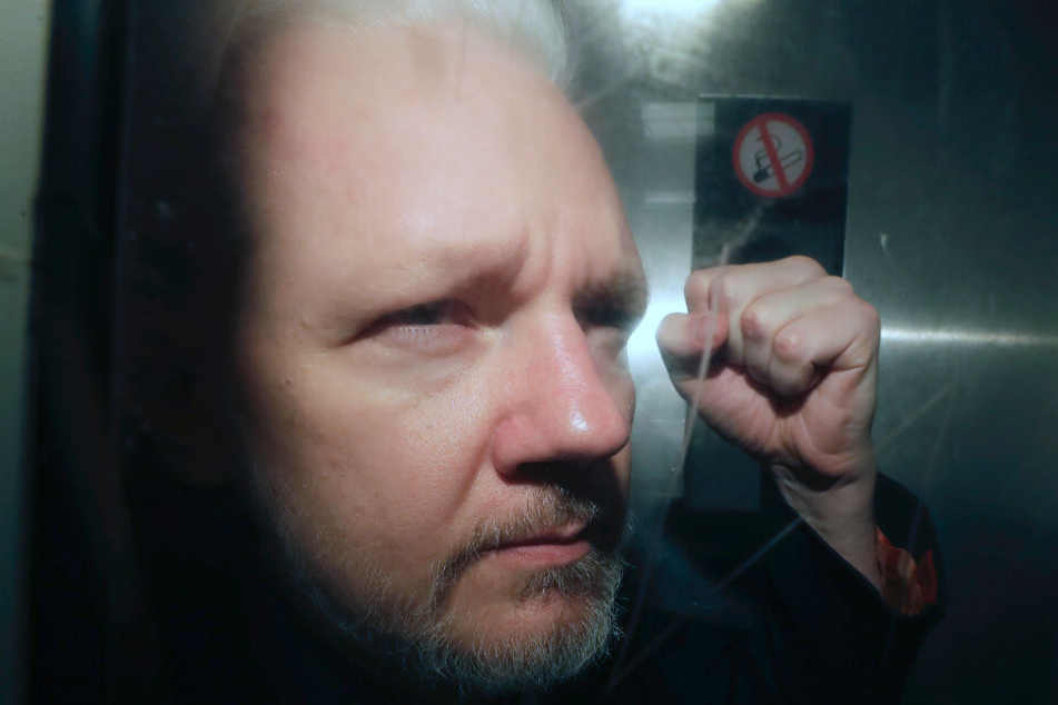 Julian Assange, Mitbegründer der Enthüllungsplattform WikiLeaks, steht seit dem 24. februar 2020 vor Gericht.