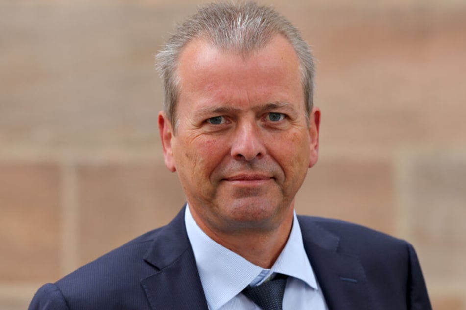 SPD-Politiker Ulrich Maly hat erhebliche Zweifel am 365-Euro-Jahresticket geäußert.