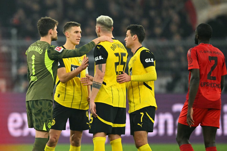 Niklas Süle (Nr. 25) ist einer der Topverdiener des BVB - doch seine Leistungen spiegeln das nicht unbedingt wider.