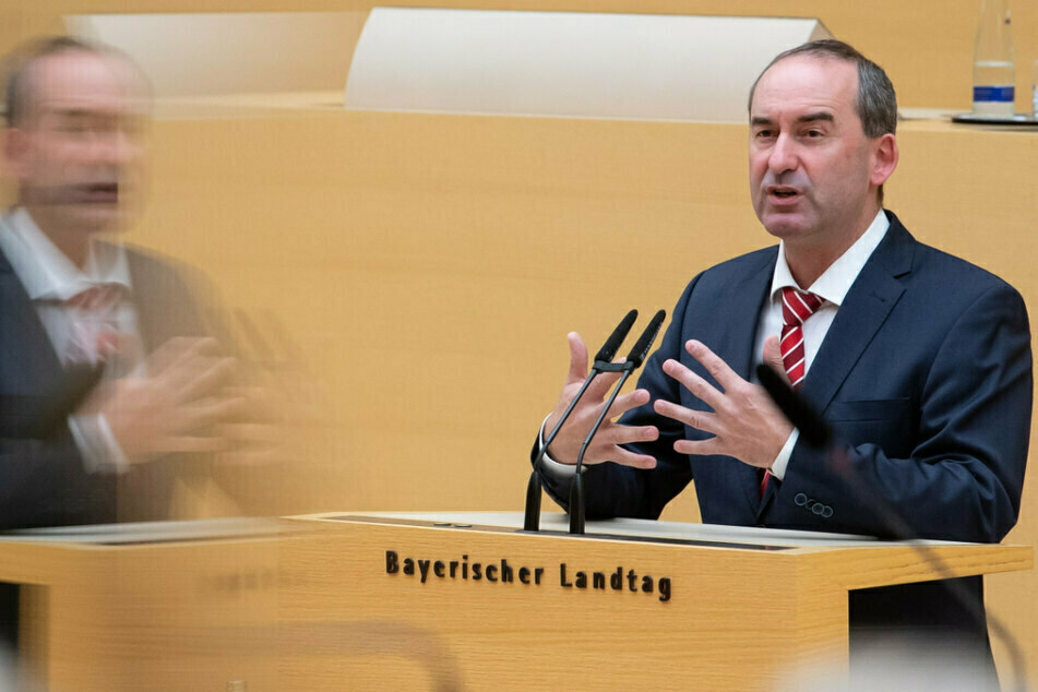 Bayerns Wirtschaftsminister Hubert Aiwanger befürchtet angesichts der Impf-Situation "große politische Spannungen".