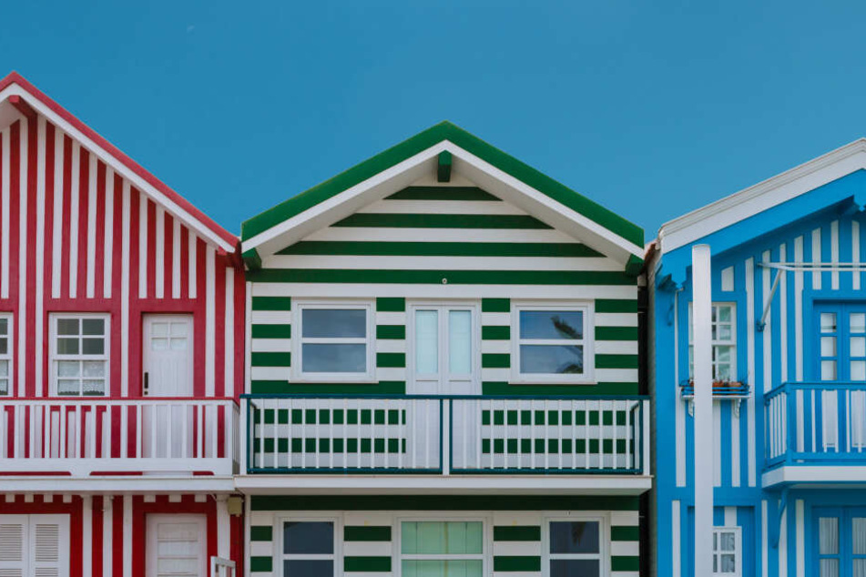 Es Gibt Fünf Häuser Mit Je Einer Anderen Farbe