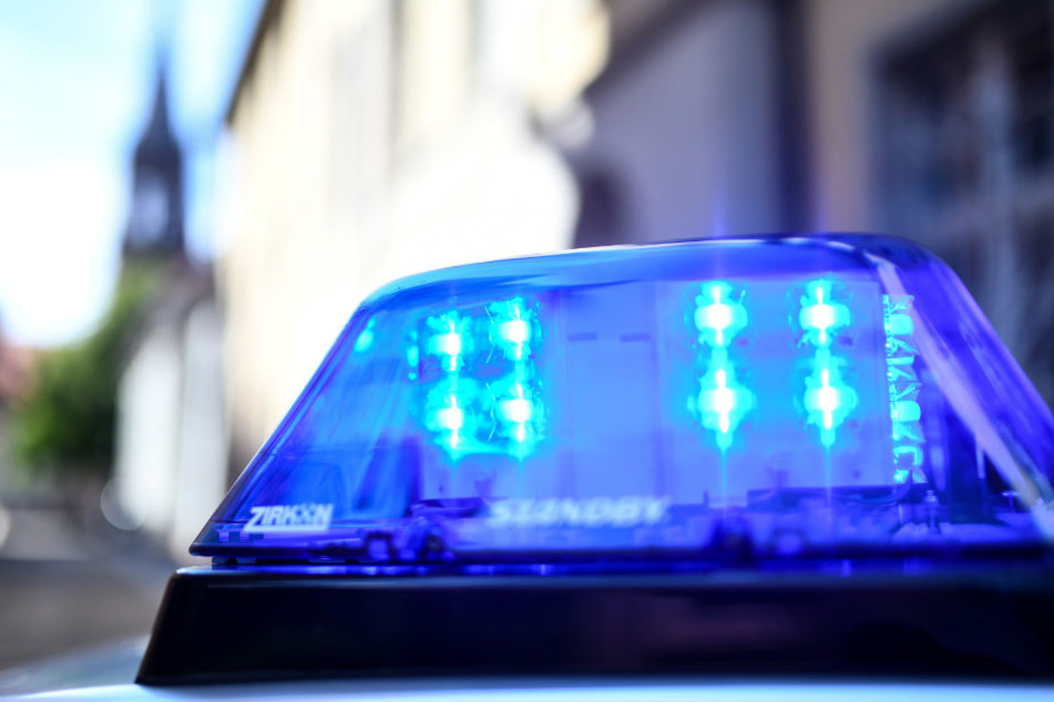 Die Polizei konnte den Angreifer aufspüren und festnehmen (Symbolbild).