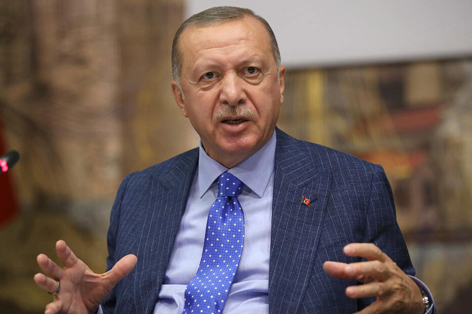Recep Tayyip Erdogan, Präsident der Türkei, hat eine Schlichtung der Konflikte mit den kurischen Soldaten abgelehnt und setzt seine Militäroffensive in Nordsyrien fort.