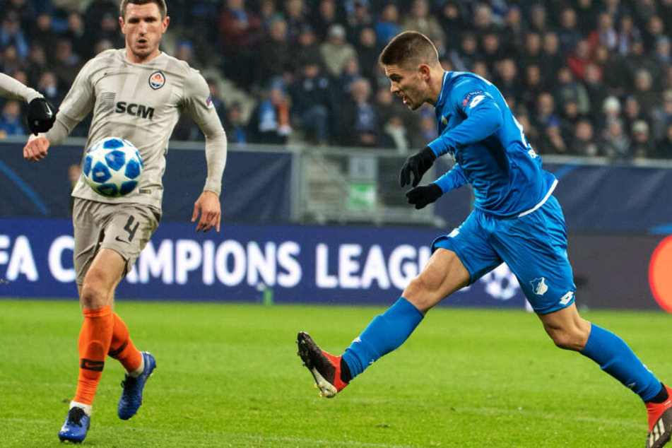 Seine Schusstechnik erinnert bereits etwas an die eines Ronaldos: Andrej Kramaric beim Treffer zum 2:1 in der Champions League gegen Schachtjor Donezk.