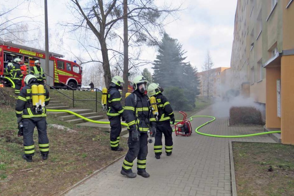 Bei diesem Feuer im März 2017 wurde eine Mieterin schwer verletzt, sie starb Wochen später im Krankenhaus.