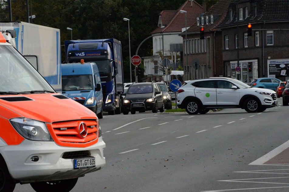 Auf den umliegenden Straßen kam es zu erheblichen Beeinträchtigungen.