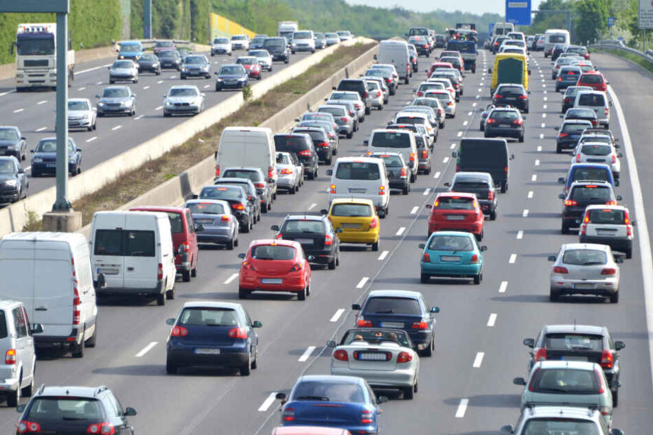 Auf der A14 bei Magdeburg ereignete sich am Dienstag ein schwerer Unfall. (Symbolbild)