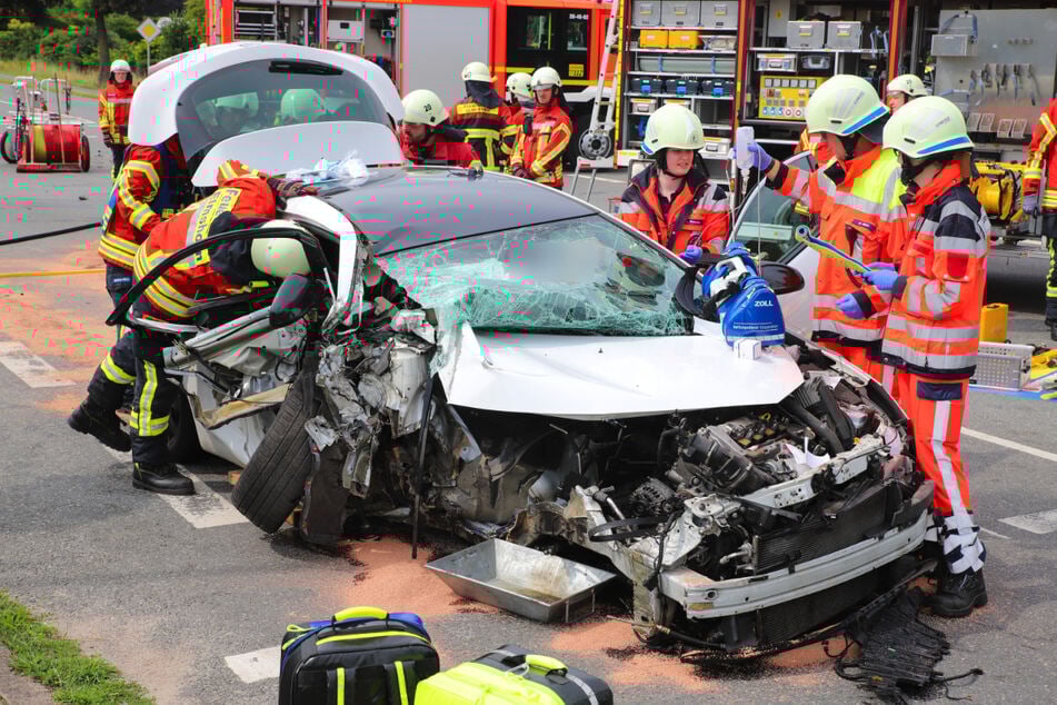 Bei einem Unfall in Elmshorn wurden zwei Männer schwer verletzt.