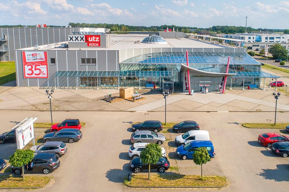 XXXLutz in Pampow gibt am Sonntag (8.2.) mindestens 35 Prozent Rabatt