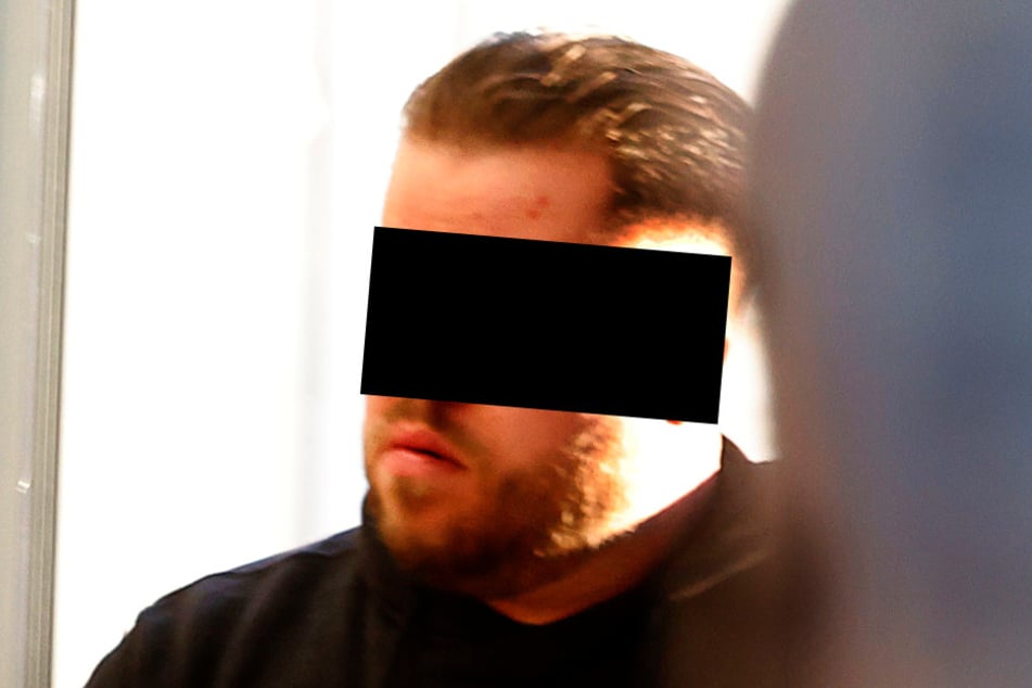 Kilian M. (23) musste sich am Chemnitzer Amtsgericht unter anderem wegen Verletzung des Postgeheimnisses verantworten.