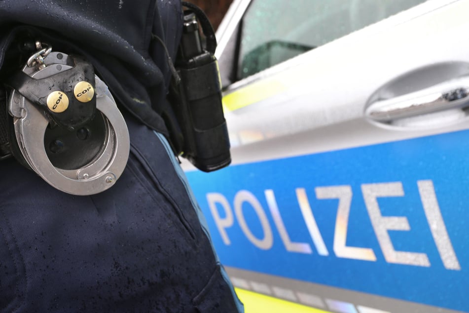 Die Polizei stellte den Tatverdächtigen (36). Er sitzt in U-Haft. (Symbolfoto)