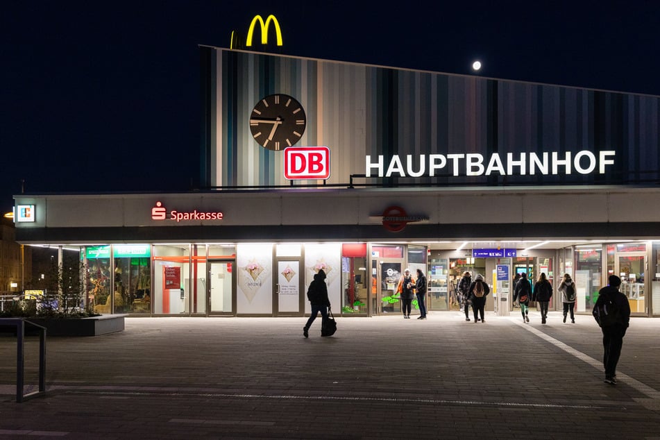 Monitor für NS-Ausstellung in Cottbus beschädigt: Verdächtiger stark betrunken