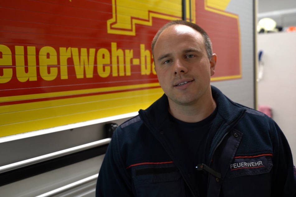 Paul Stübner (33) von der Feuerwehr Bautzen kritisiert die Einbrecher scharf.