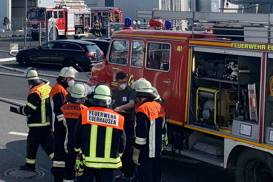 Die Feuerwehr war mit zahlreichen Einsatzkräften vor Ort um den Brand zu bekämpfen.