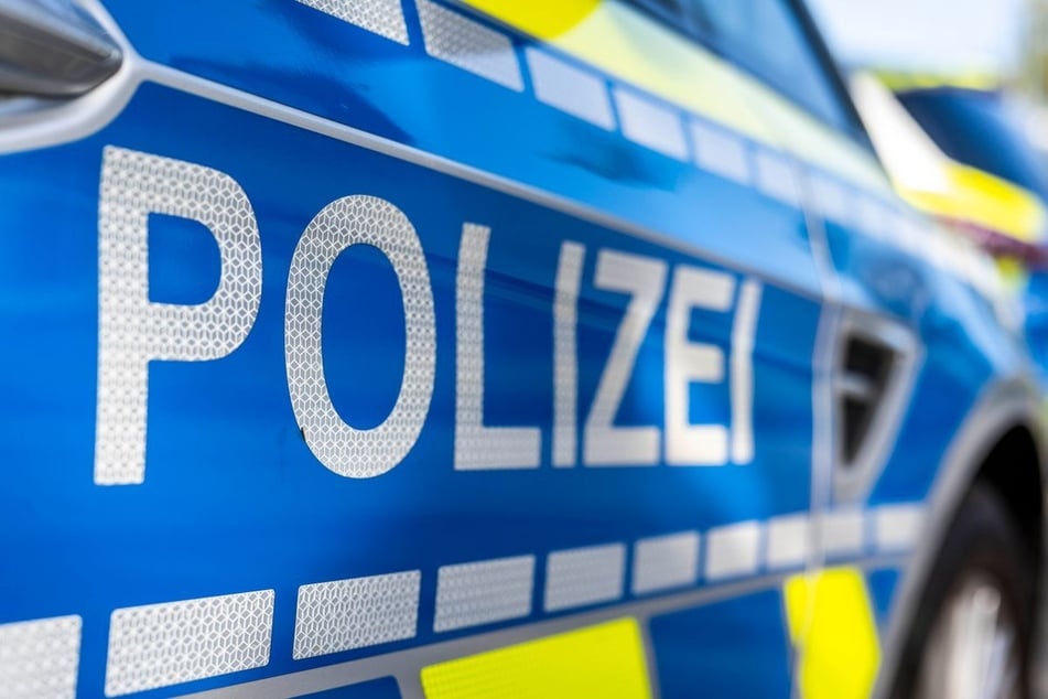 Auto geht nach Unfall in Tiefgarage in Flammen auf: Wohnhaus in Neuhausen evakuiert