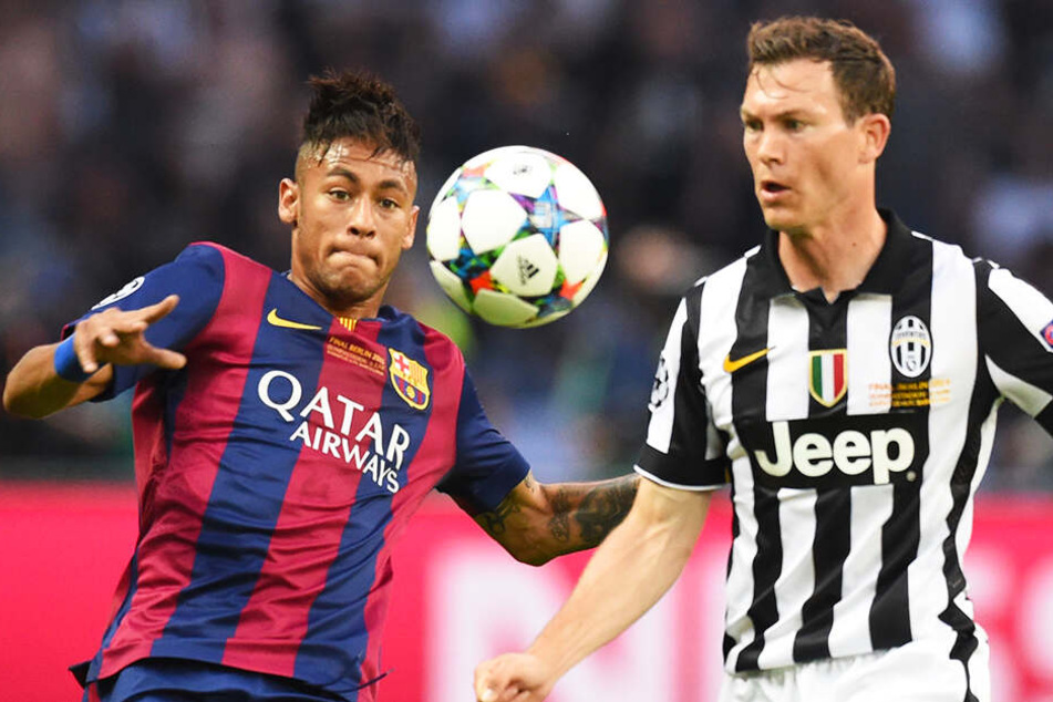 Stephan Lichtsteiner (r.) kreuzte im Champions-League-Finale 2015 in Berlin mit dem damaligen Barca-Star Neymar die Klingen.
