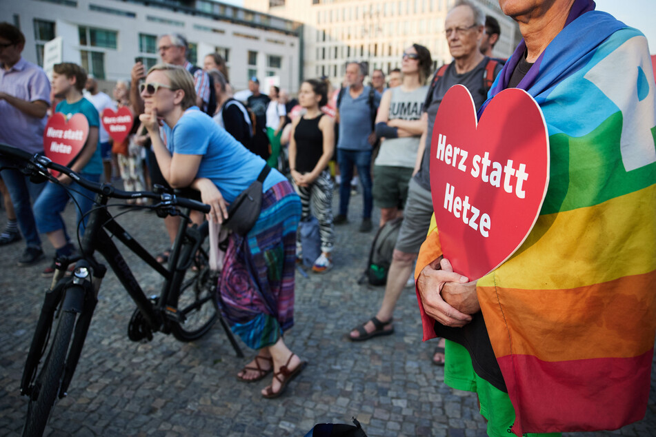 In Berlin fand eine Gedenkdemonstration nach dem Terrorangriff in Solingen statt.