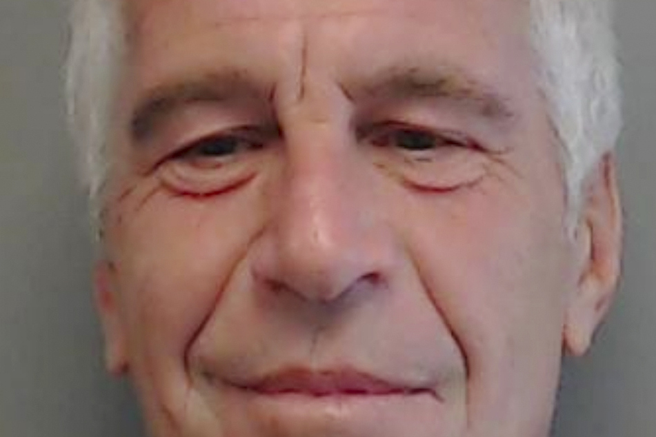 Jeffrey Epstein (✝66) is accused of having sexually abused several underage girls.