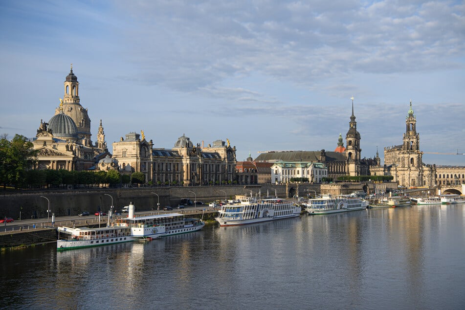 Die Dampfer gehören zu der Altstadtkulisse von Dresden einfach mit dazu.