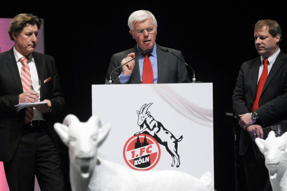 Präsident Werner Spinner (m) und die beiden Vize-Präsidenten Toni Schumacher (l) und Markus Ritterbach bildeten seit ihrer Wahl 2012 den Vorstand des 1. FC Köln.