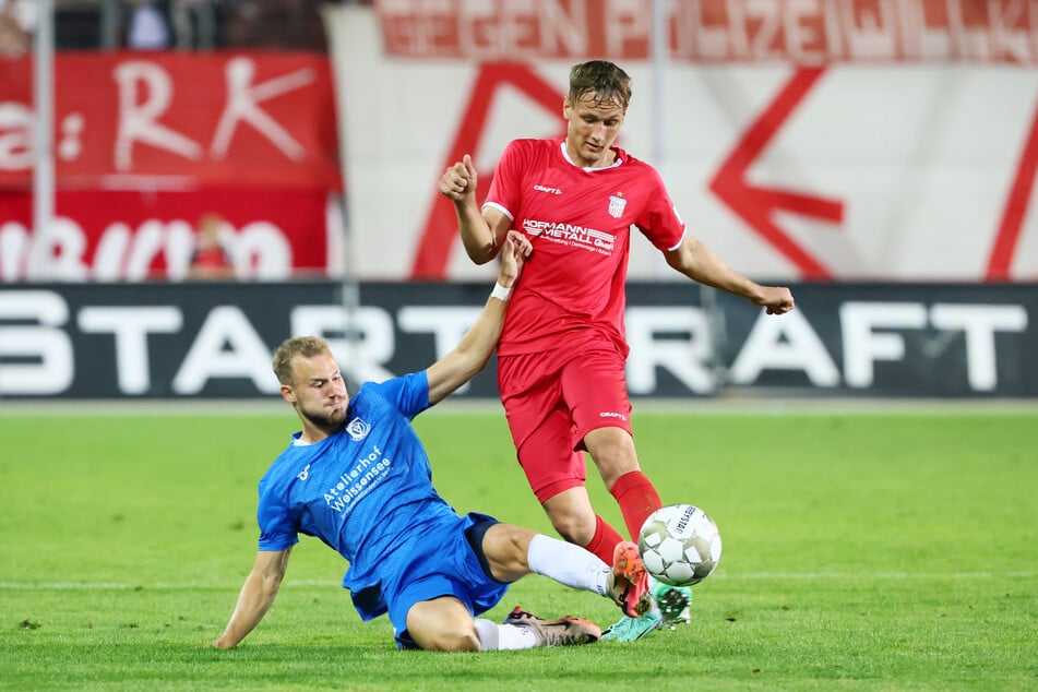 Phil Butendeich (25, am Boden) wechselt von Altglienicke zu Preussen. Wie viele der Neuen war er in der abgelaufenen Saison aber eher Ergänzungsspieler.