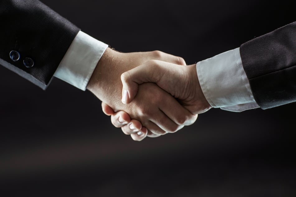 Viele sächsische Städte und Gemeinden zelebrieren den freundschaftlichen Handschlag mit Partnerstädten in der ganzen Welt.