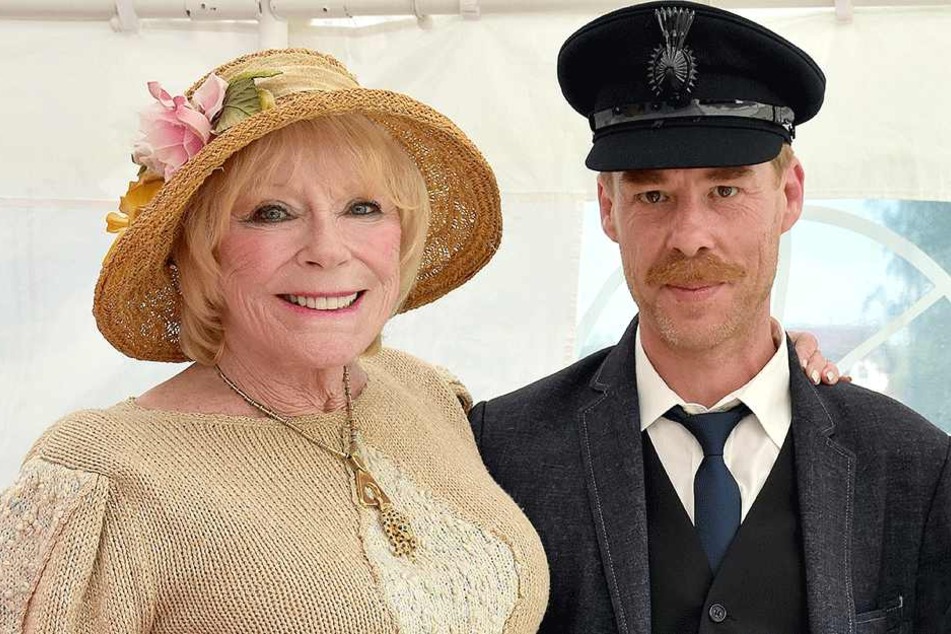Hollywood-Größe Elke Sommer (77) nahm zuletzt in Foltys' Oldtimern Platz.