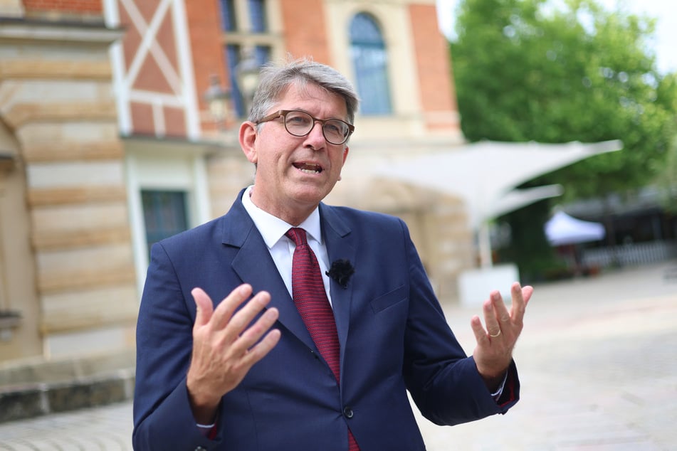 Kulturstaatsminister Wolfram Weimer (60) sieht die Übernahme der Mediengruppe kritisch.