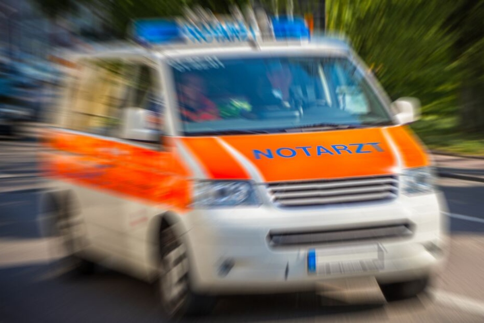 Die Einsatzkräfte konnten das Unfallopfer nicht mehr retten (Symbolbild).