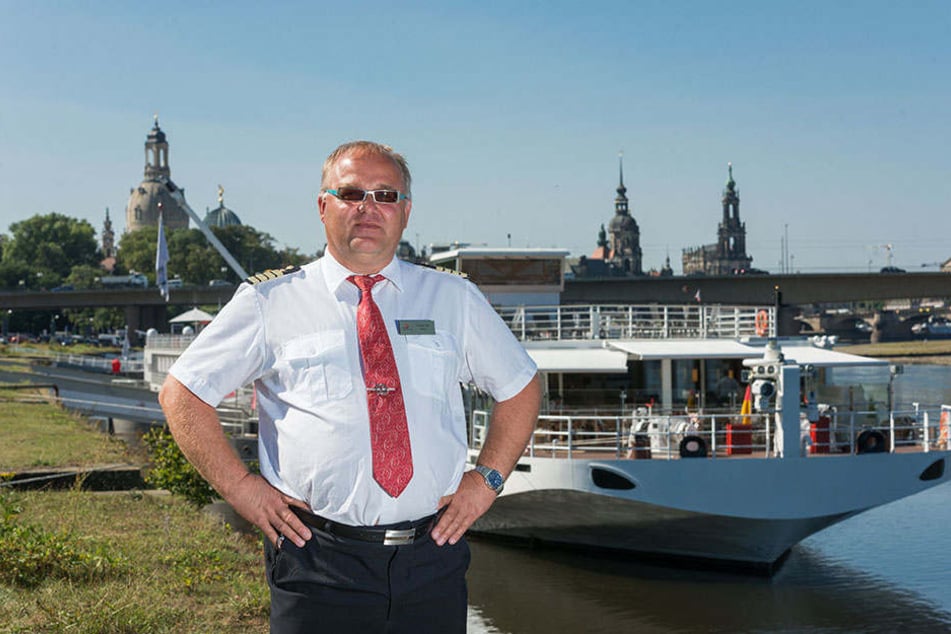 Ist zuversichtlich, dass er mit der "Viking Beyla" bald weiter nach Decín in
Tschechien shippern kann: Kapitän Vaclav Ber (53).