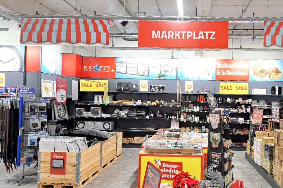 Wegen Schließung haut ROLLER fast alle Möbel am Montag (9.2.) zum Hammerpreis raus