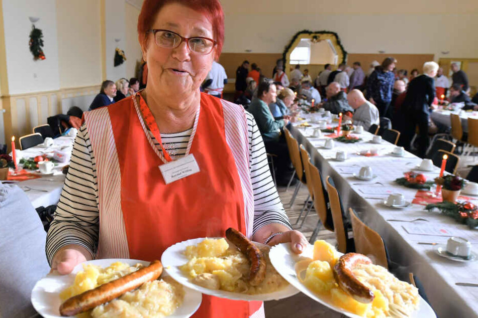 Rotraud Wölfing ist eine der ehrenamtlichen Helferinnen im Restaurant.
