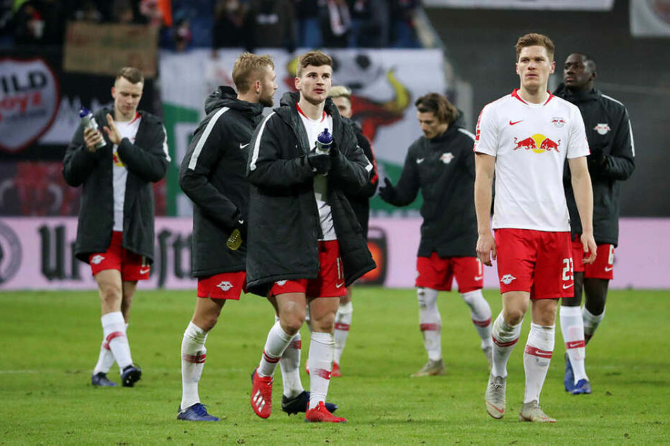 Timo Werner (vorn links) und Marcel Halstenberg (r.) waren sichtlich enttäuscht. Am Willen hat es gegen den BVB aber nicht gelegen.