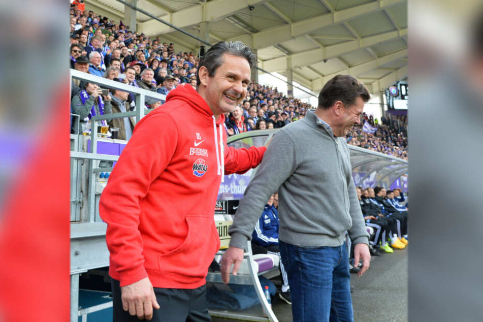 Vor dem Spiel lachten beide: FCE-Trainer Dirk Schuster (l.) und sein Hamburger Kollege Dieter Hecking. Danach war Hecking der Spaß vergangen.