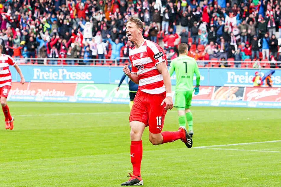 Lauberbach bejubelt seinen Treffer zum 5:2 gegen den TSV 1860 München im Mai 2019.