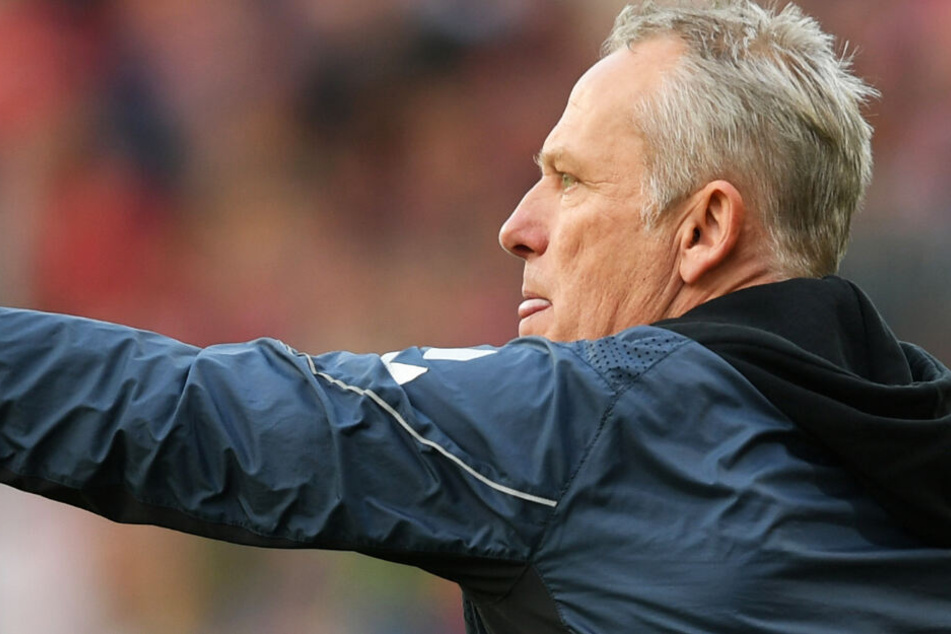 Freiburg-Trainer Christian Streich an der Seitenlinie bei der Partie gegen Fortuna Düsseldorf.