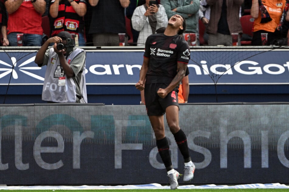 Da war die Welt noch in Ordnung: Bayer-Neuzugang Jarell Quansah jubelt nach seinen´m Treffer zum 1:0.