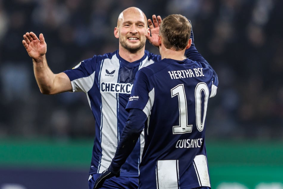 Toni Leistner (35, l.) ist der Fels in der Brandung.