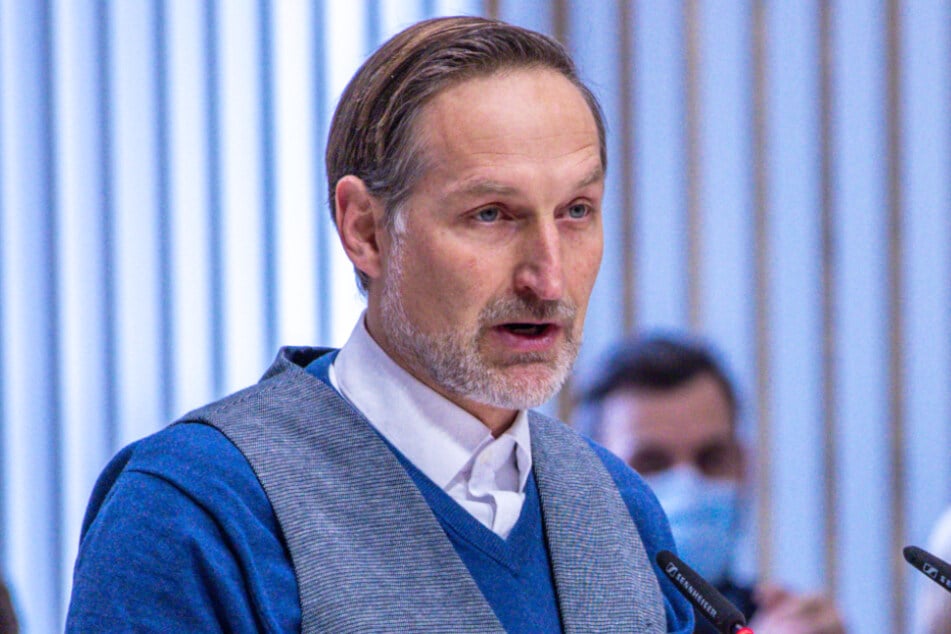 Der Landtagsabgeordnete Michael Noetzel (50, Die Linke) ist bei einer Veranstaltung in Güstrow verbal und körperlich angegriffen worden. (Archivbild)